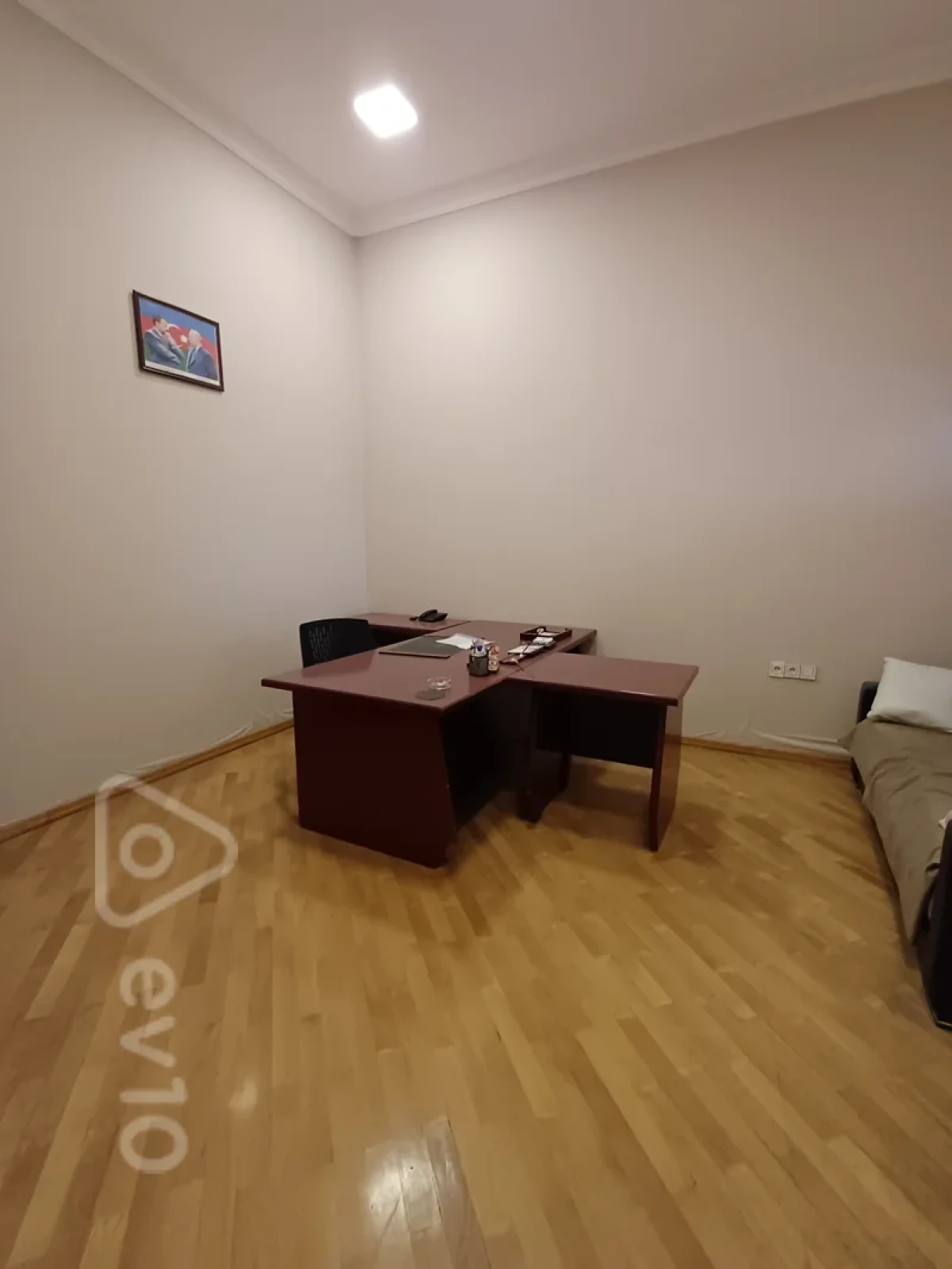 Kirayə verilir 5 otaqlı ofis 180 m²
