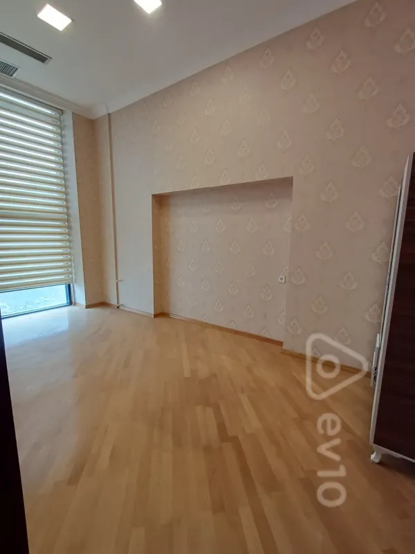 Kirayə verilir 5 otaqlı ofis 180 m²