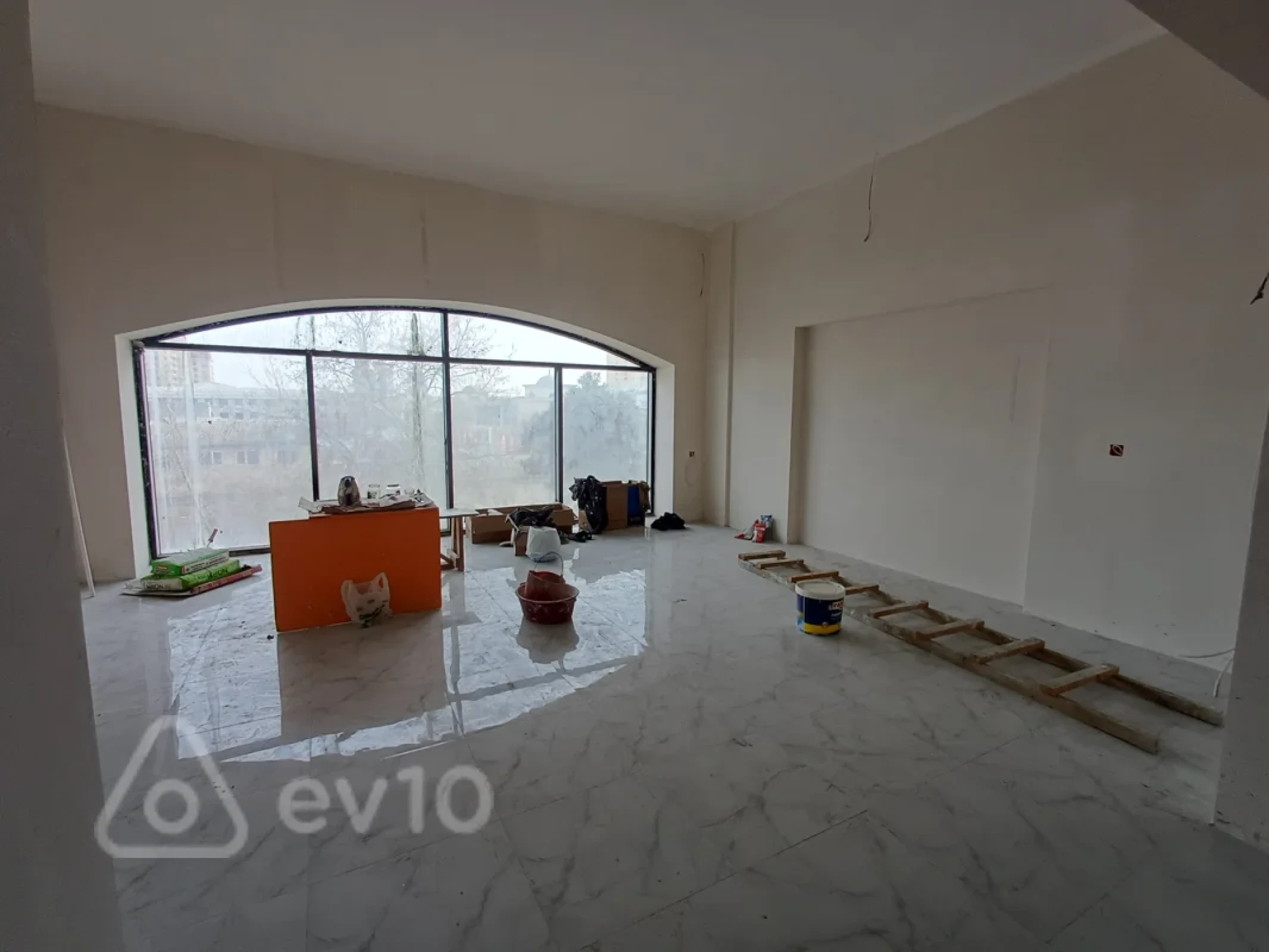 Kirayə verilir 2 otaqlı ofis 60 m²