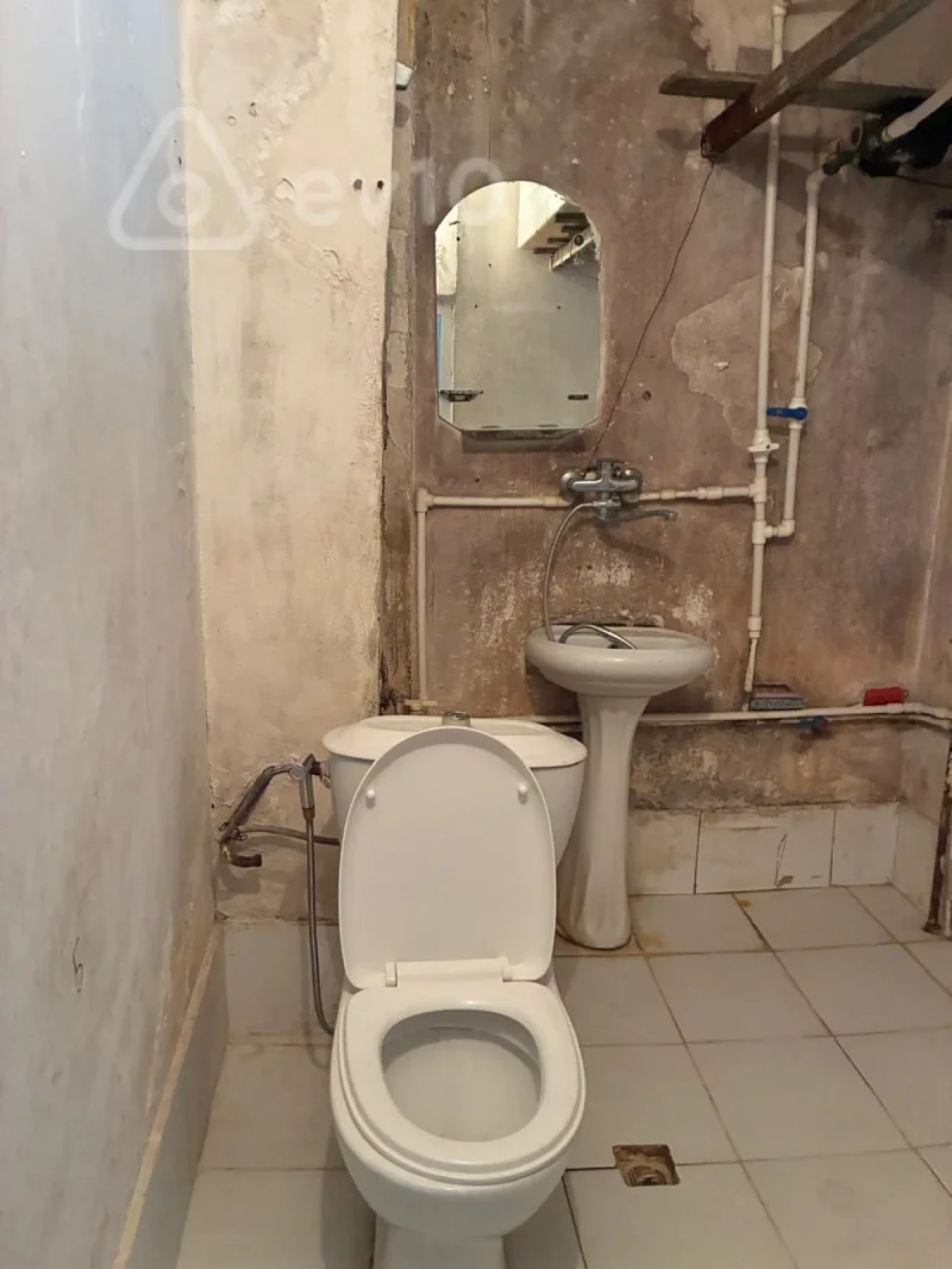 Kirayə verilir 1 otaqlı köhnə tikili 40 m²