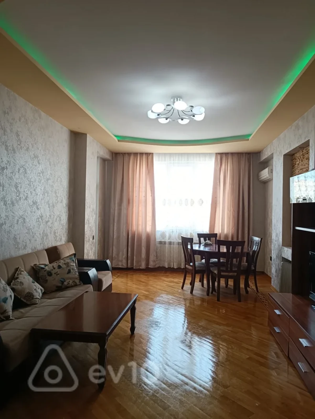 Kirayə verilir 3 otaqlı yeni tikili 96 m²