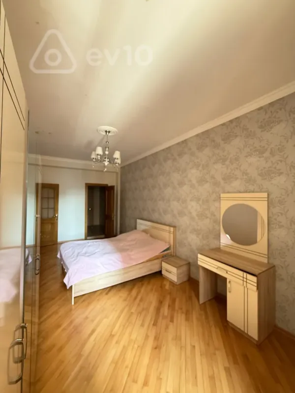 Kirayə verilir 3 otaqlı yeni tikili 170 m²
