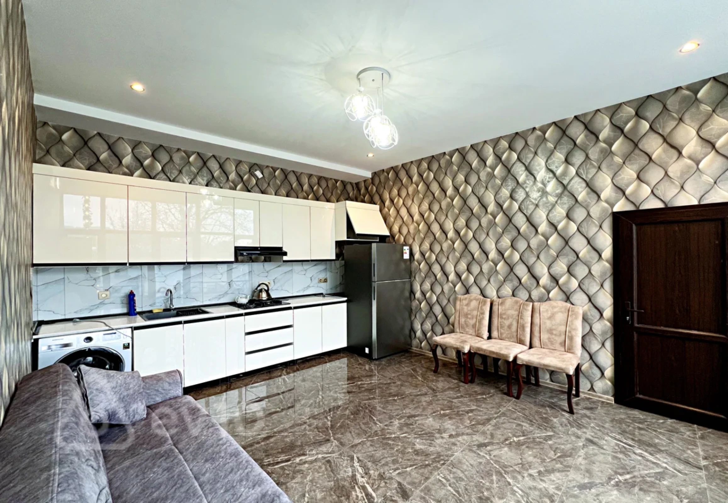 Satılır 5 otaqlı həyət evi 230 m²