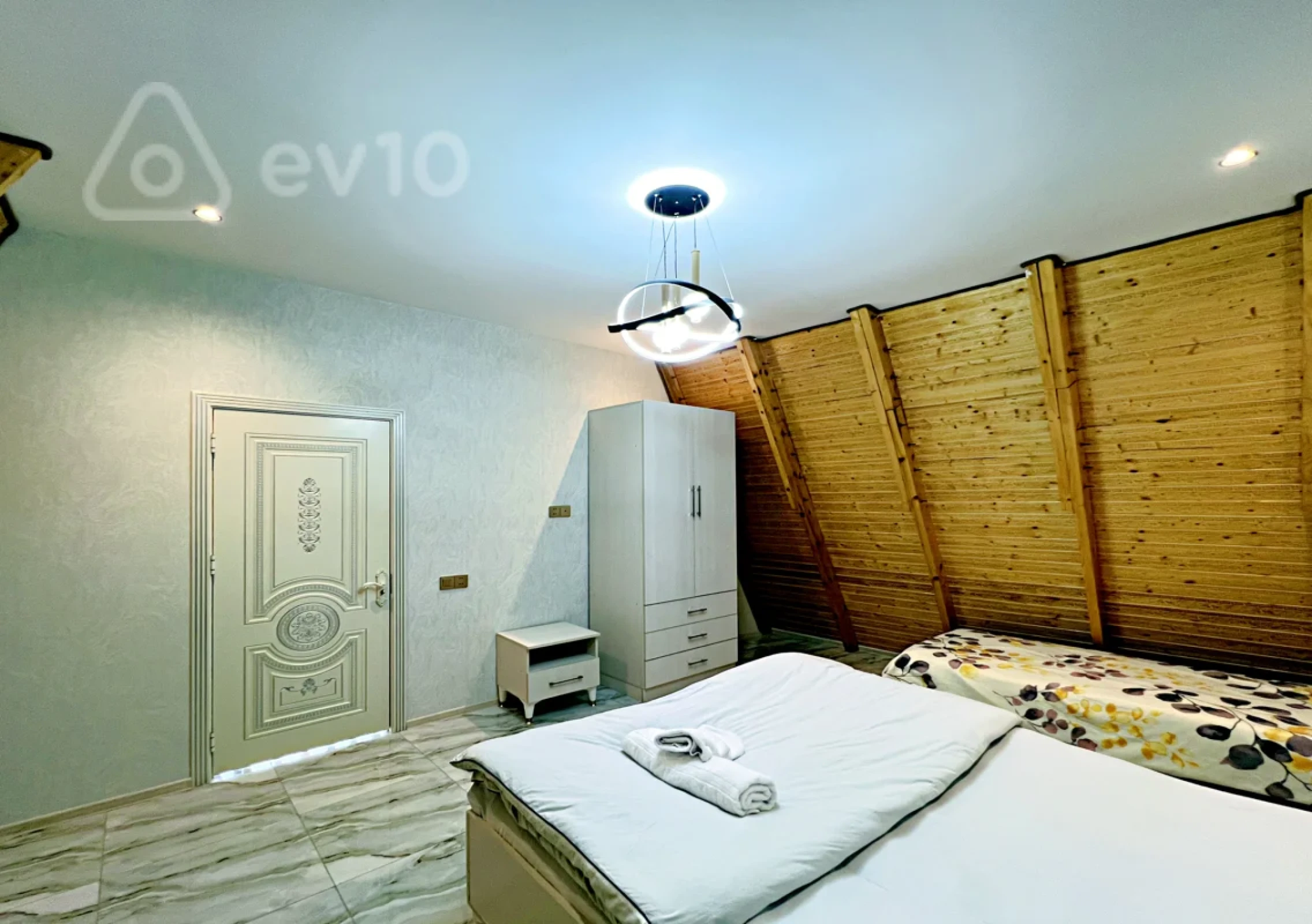 Satılır 5 otaqlı həyət evi 230 m²