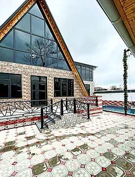 Satılır 5 otaqlı həyət evi 230 m²