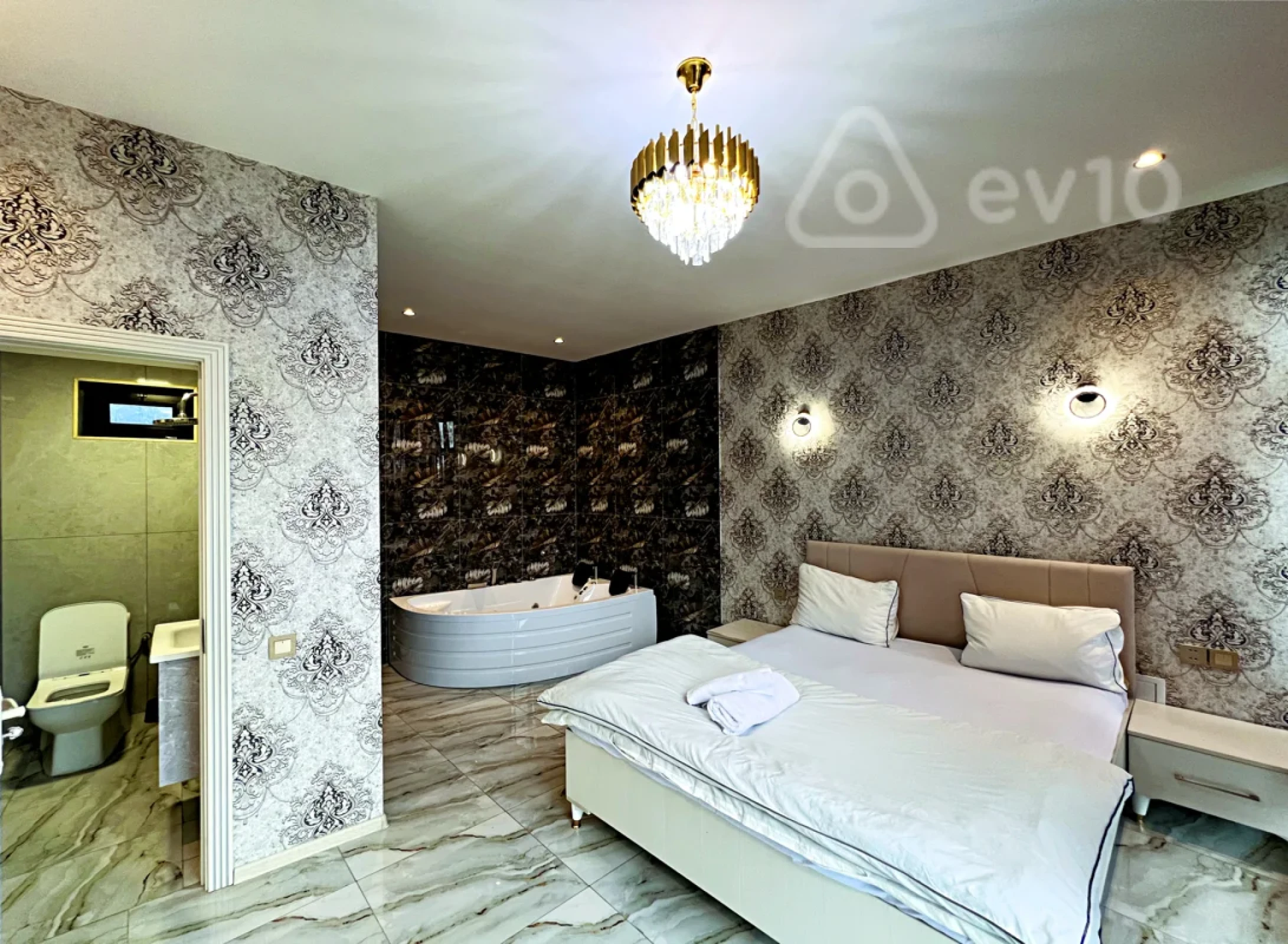 Satılır 5 otaqlı həyət evi 230 m²