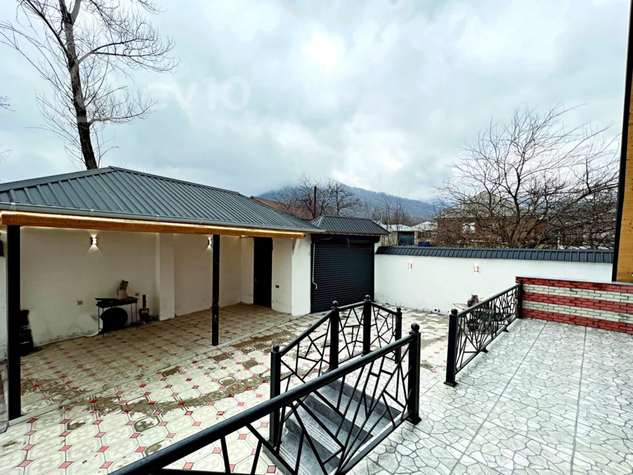 Satılır 5 otaqlı həyət evi 230 m²