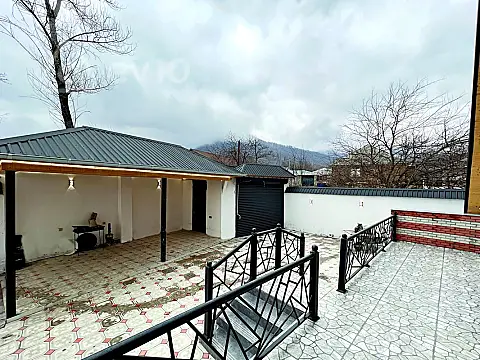 Satılır 5 otaqlı həyət evi 230 m²