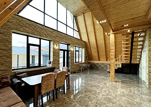 Satılır 5 otaqlı həyət evi 230 m²