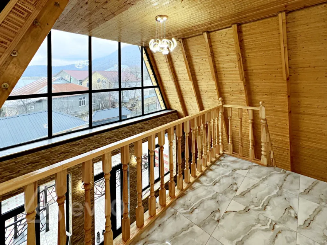 Satılır 5 otaqlı həyət evi 230 m²