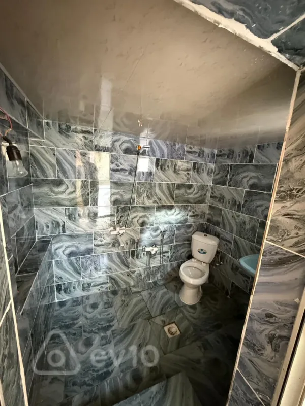 Kirayə verilir 2 otaqlı köhnə tikili 60 m²