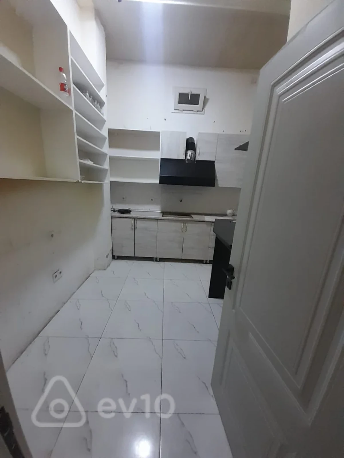 Kirayə verilir mənzil 90 m²