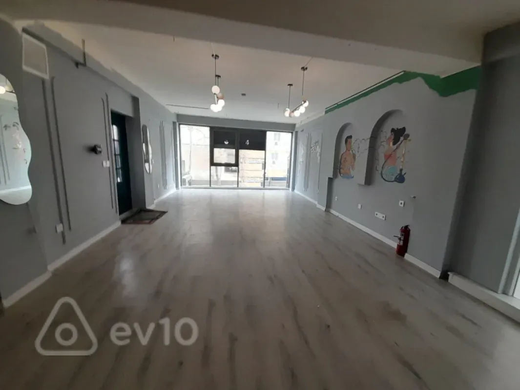 Kirayə verilir mənzil 90 m²