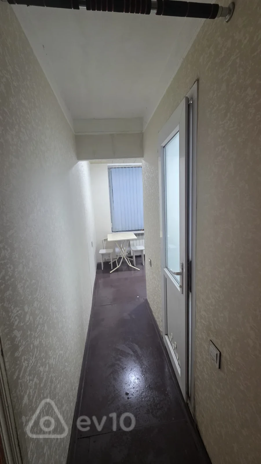 Satılır 1 otaqlı köhnə tikili 32 m²