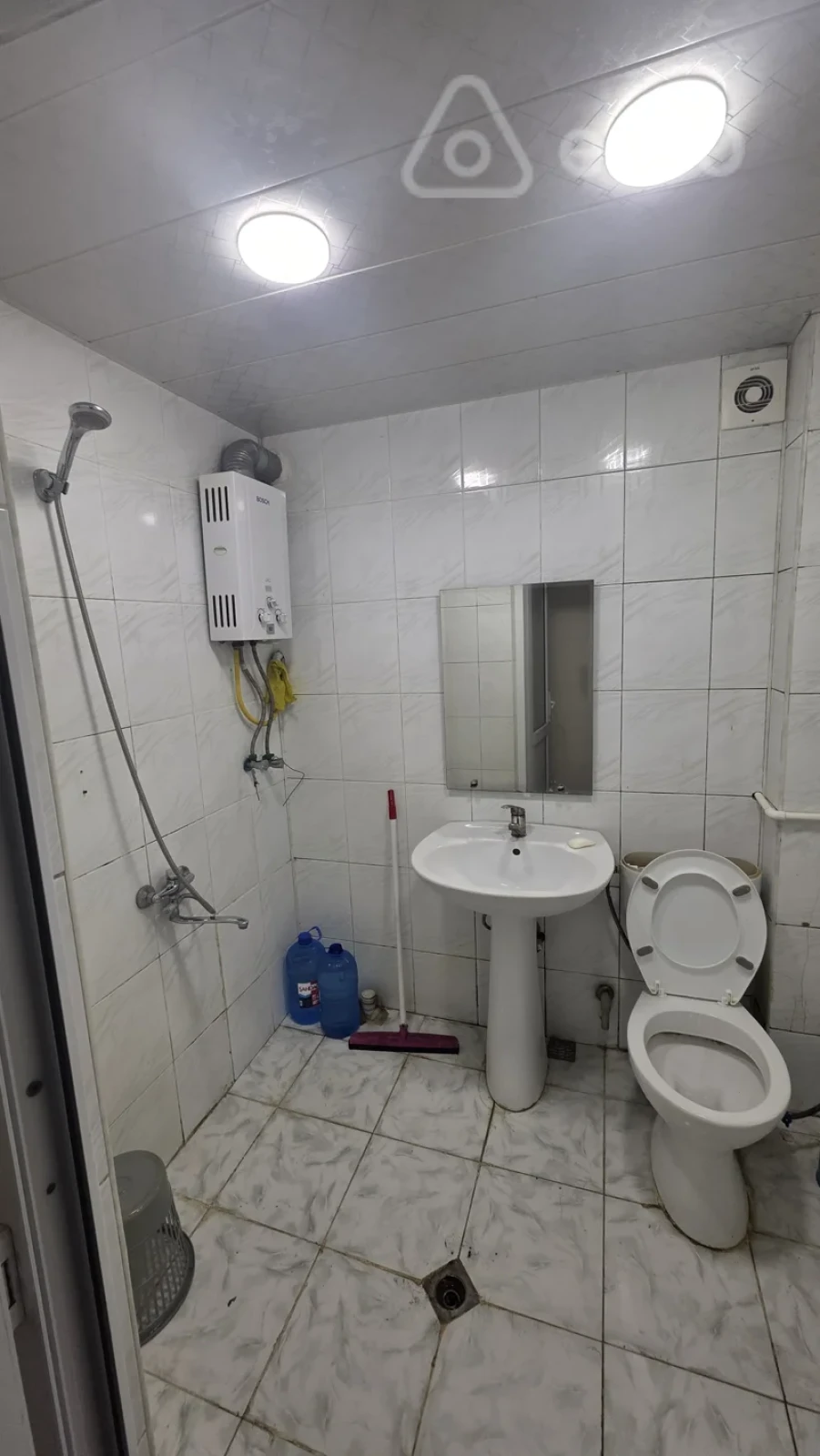 Satılır 1 otaqlı köhnə tikili 32 m²