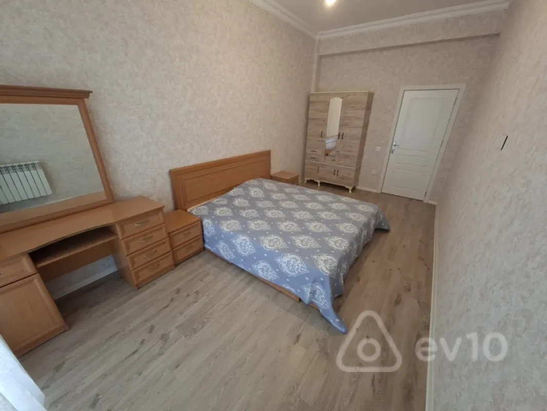 Kirayə verilir 2 otaqlı yeni tikili 77 m²