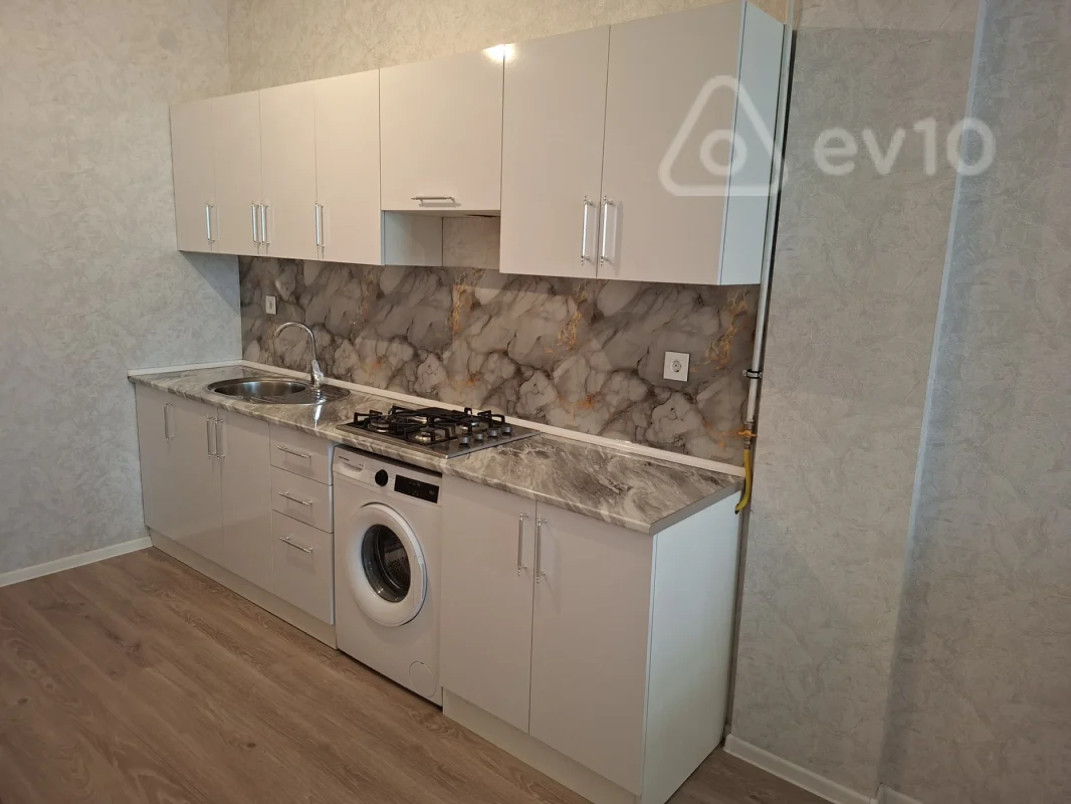 Kirayə verilir 2 otaqlı yeni tikili 77 m²
