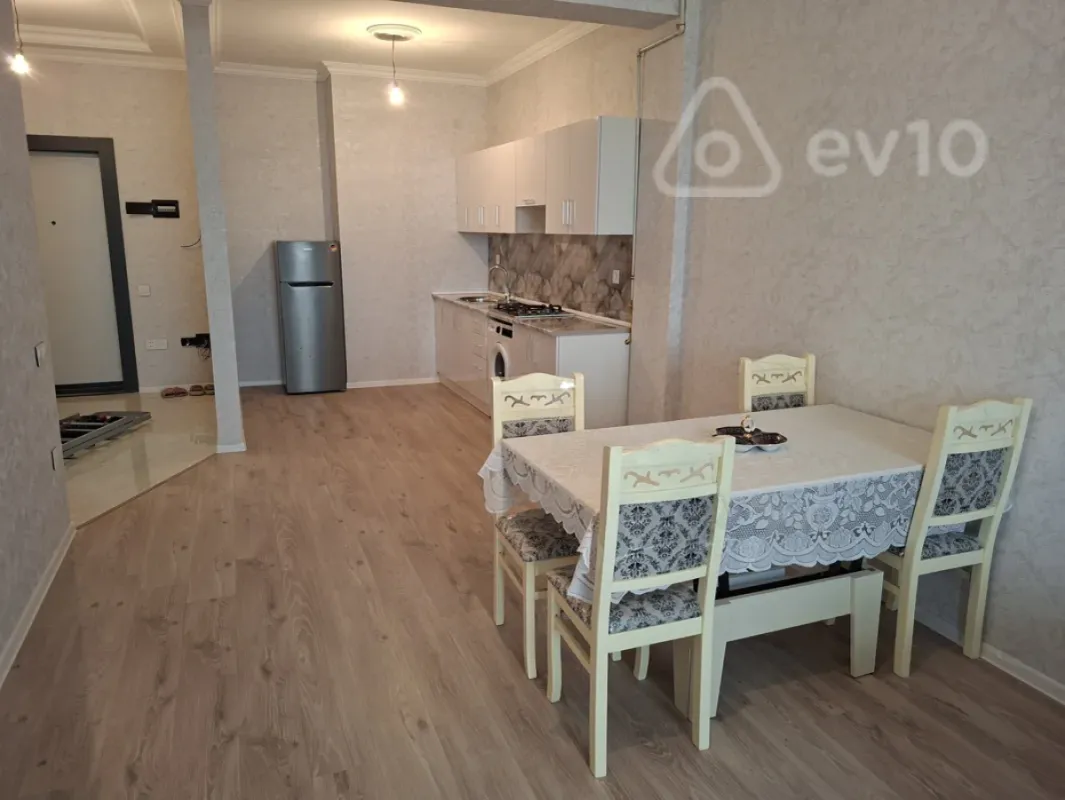Kirayə verilir 2 otaqlı yeni tikili 77 m²