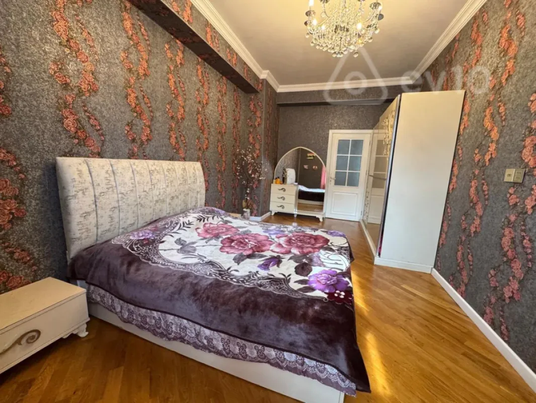 Kirayə verilir 3 otaqlı yeni tikili 123 m²