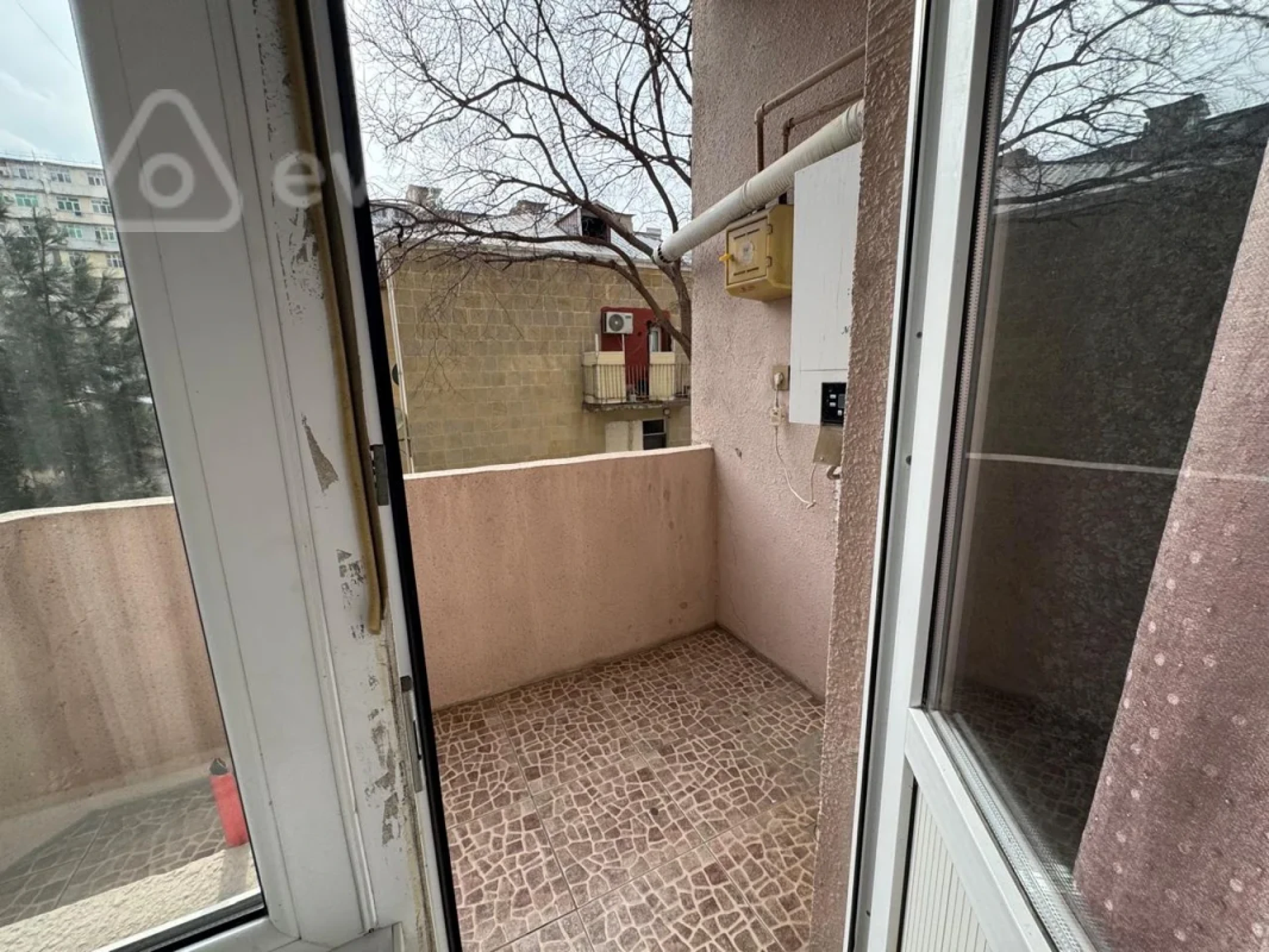 Kirayə verilir 3 otaqlı yeni tikili 123 m²