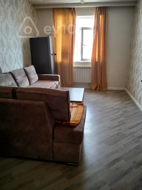 Kirayə verilir 2 otaqlı yeni tikili 43 m²