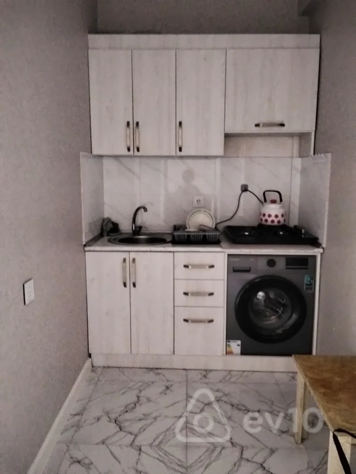 Kirayə verilir 2 otaqlı yeni tikili 43 m²