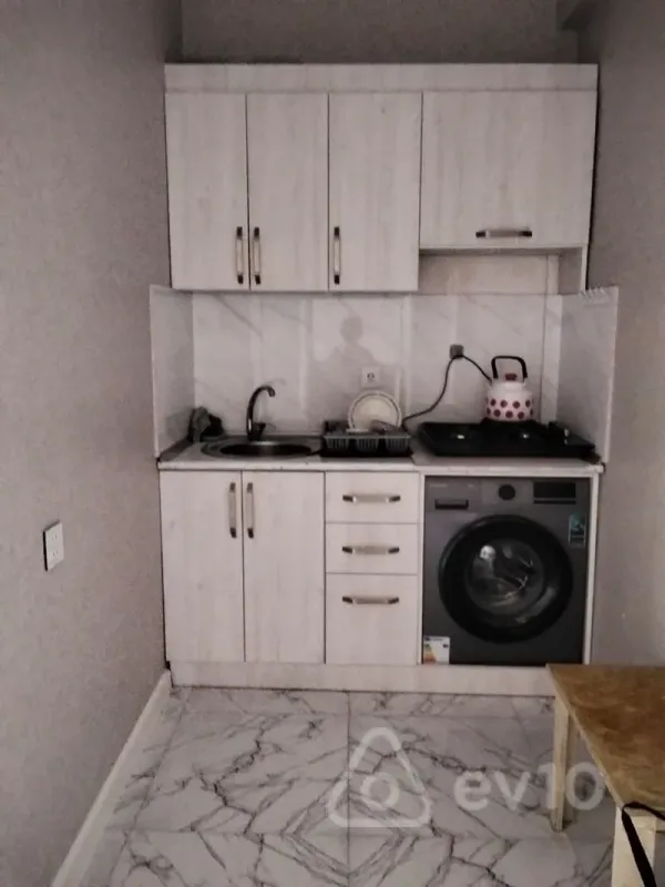 Kirayə verilir 2 otaqlı yeni tikili 43 m²