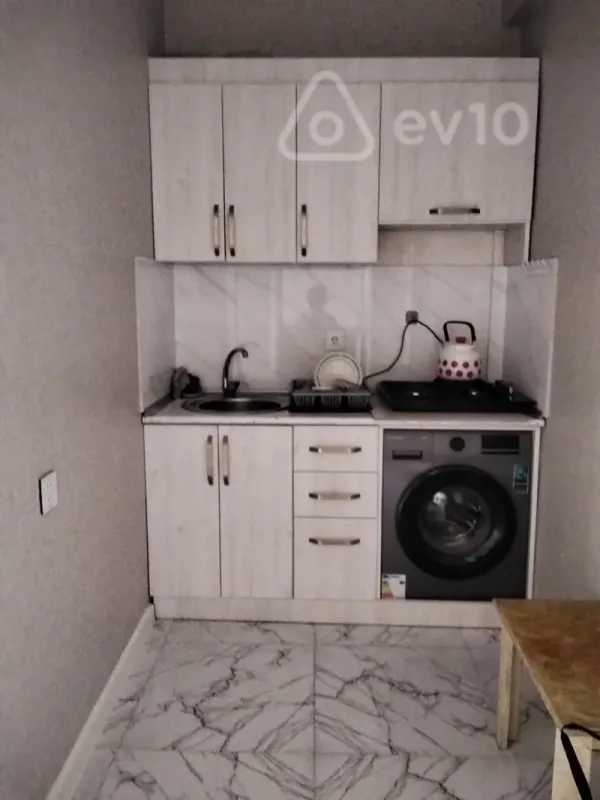 Kirayə verilir 2 otaqlı yeni tikili 43 m²