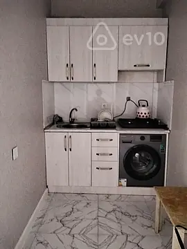 Kirayə verilir 2 otaqlı yeni tikili 43 m²