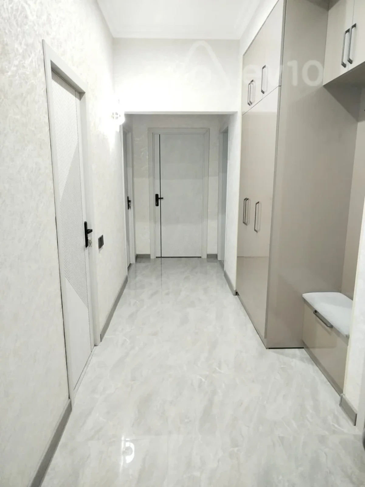 Kirayə verilir 3 otaqlı yeni tikili 90 m²