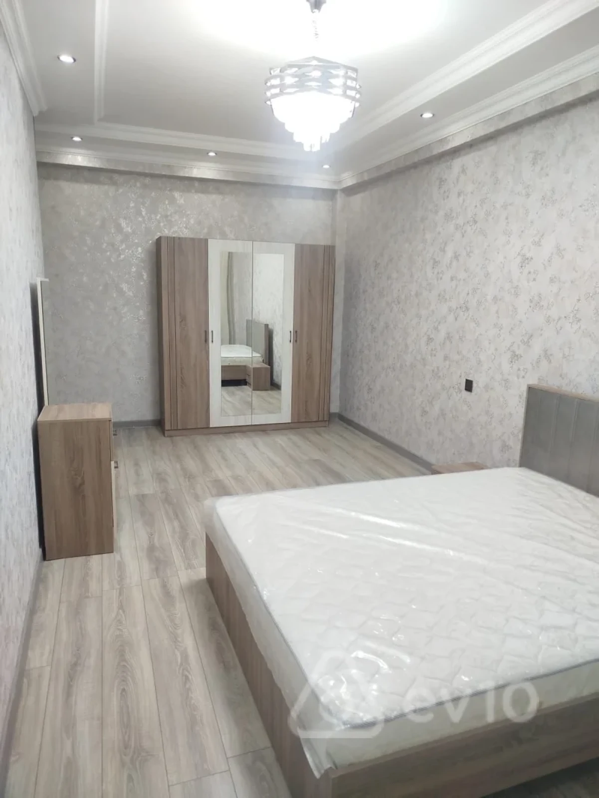 Kirayə verilir 3 otaqlı yeni tikili 90 m²