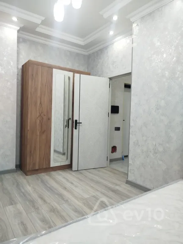 Kirayə verilir 3 otaqlı yeni tikili 90 m²