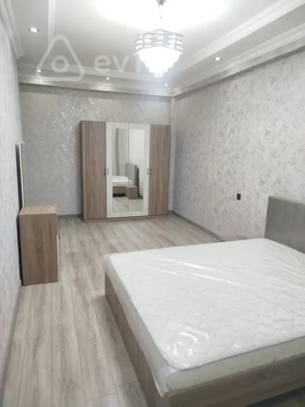 Kirayə verilir 3 otaqlı yeni tikili 90 m²