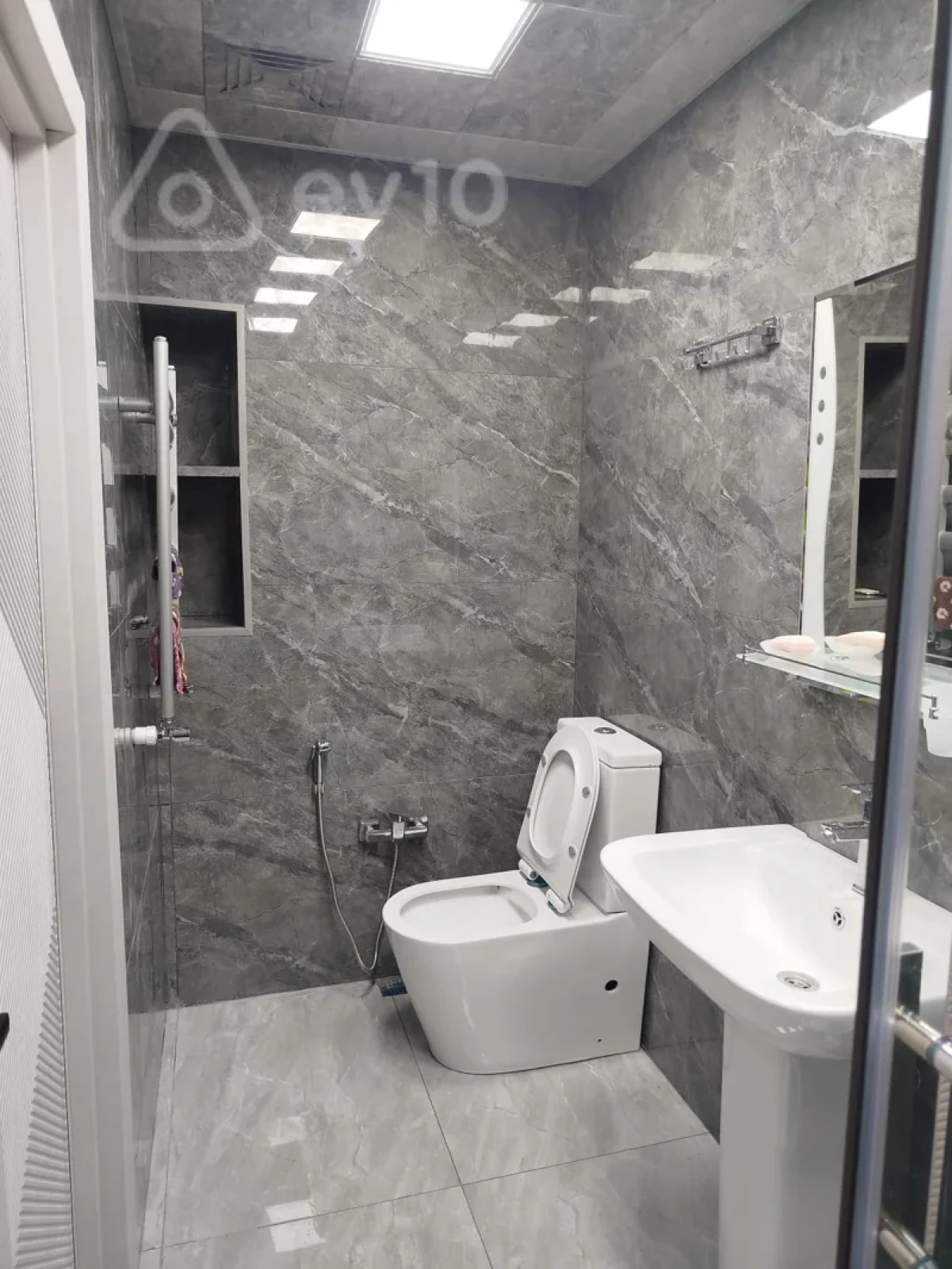 Kirayə verilir 3 otaqlı yeni tikili 90 m²