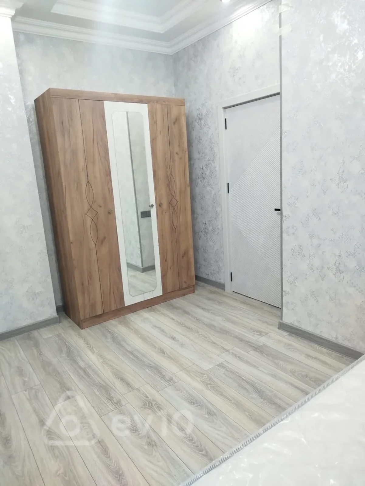 Kirayə verilir 3 otaqlı yeni tikili 90 m²