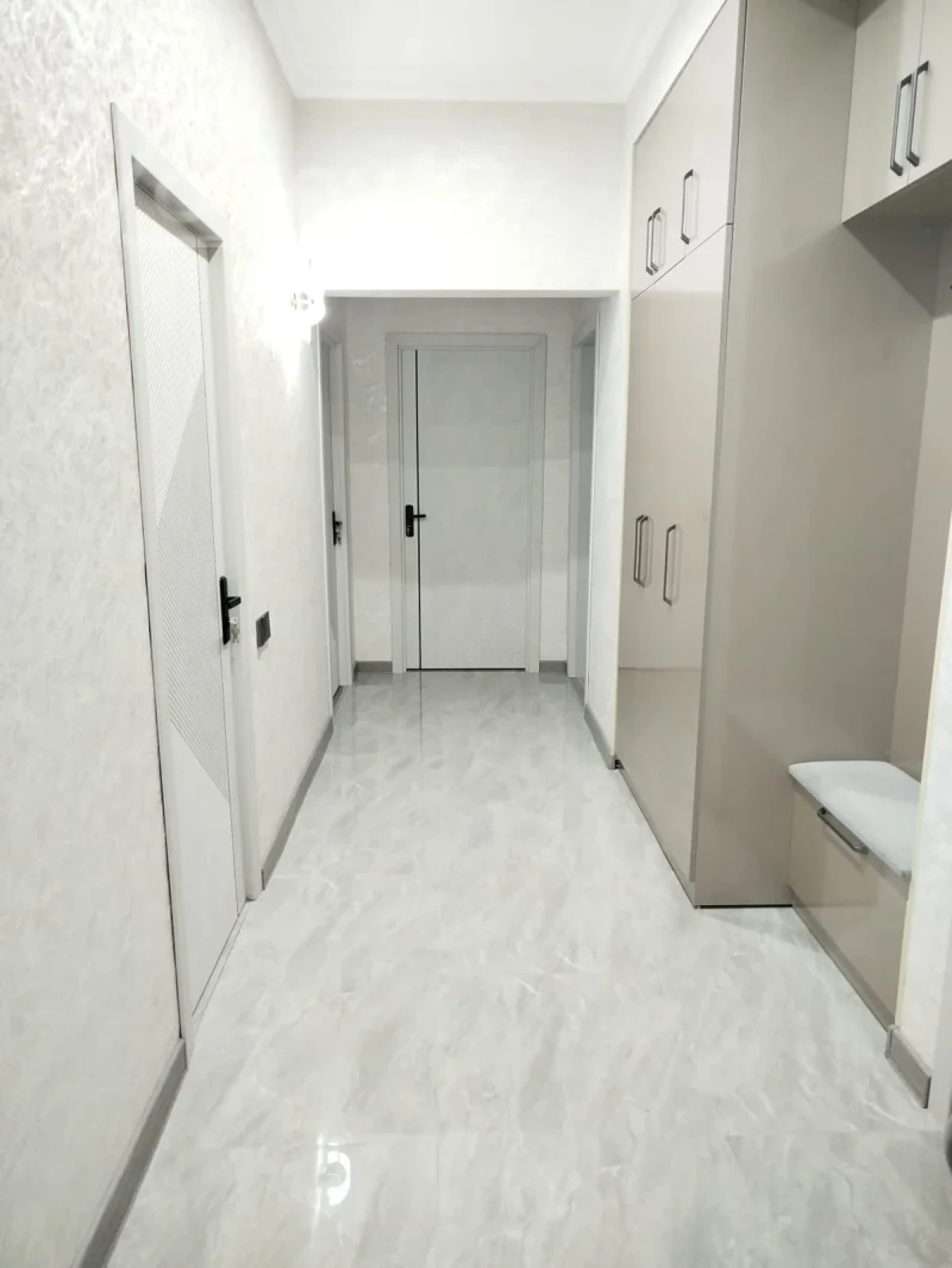 Kirayə verilir 3 otaqlı yeni tikili 90 m²