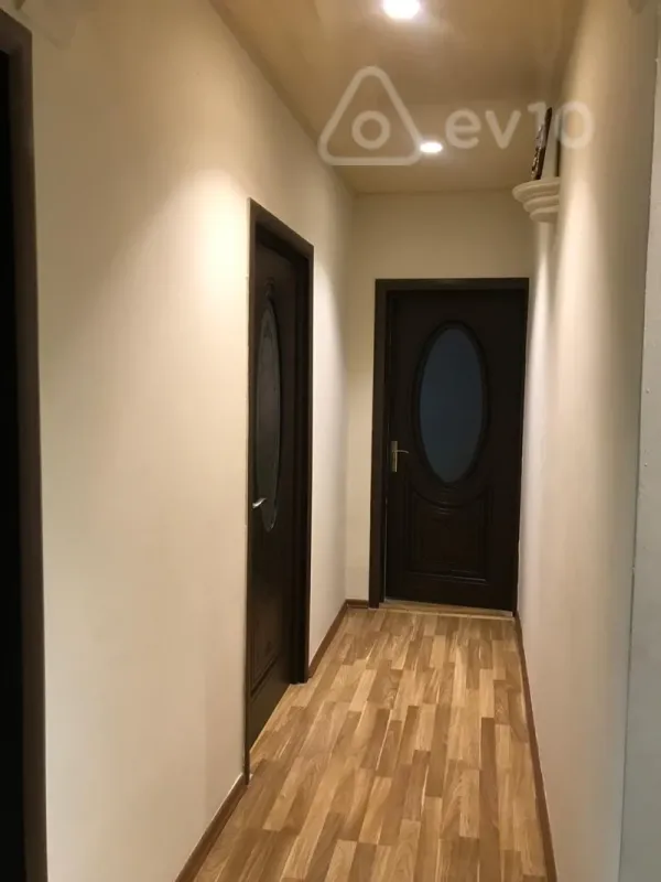 Kirayə verilir 5 otaqlı köhnə tikili 110 m²