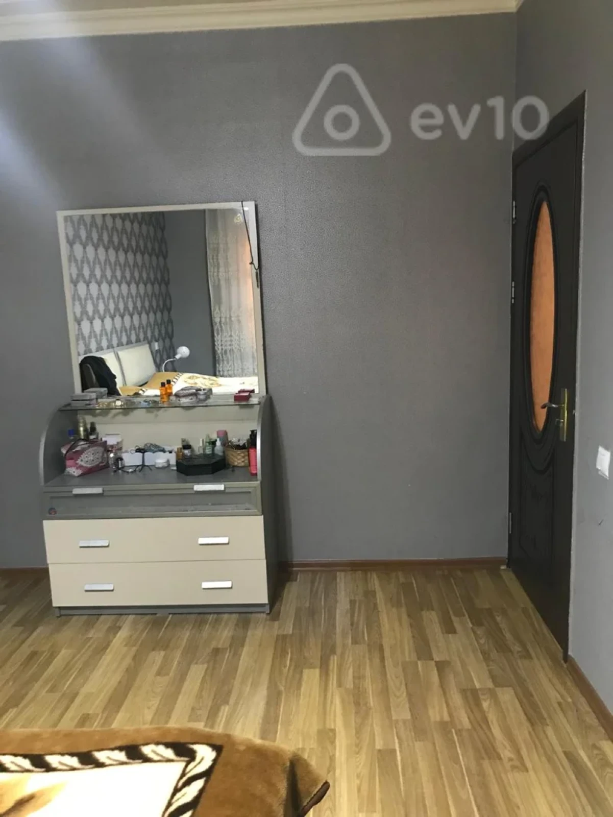 Kirayə verilir 5 otaqlı köhnə tikili 110 m²
