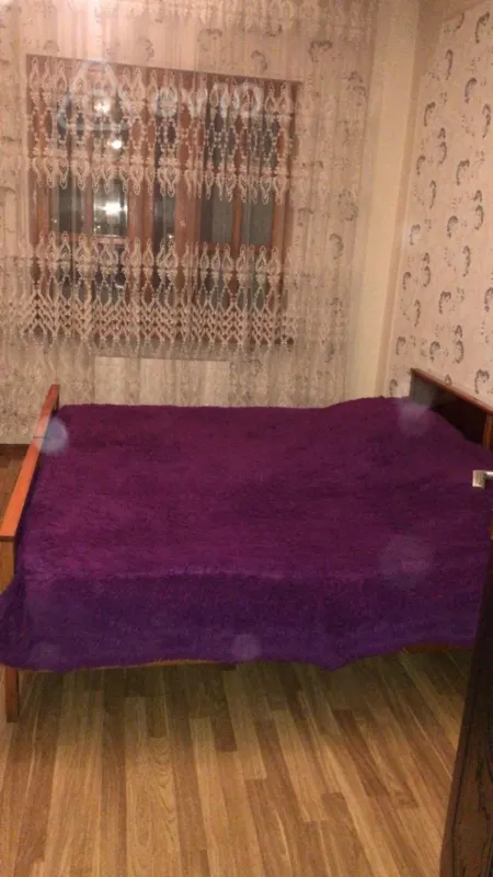 Kirayə verilir 5 otaqlı köhnə tikili 110 m²