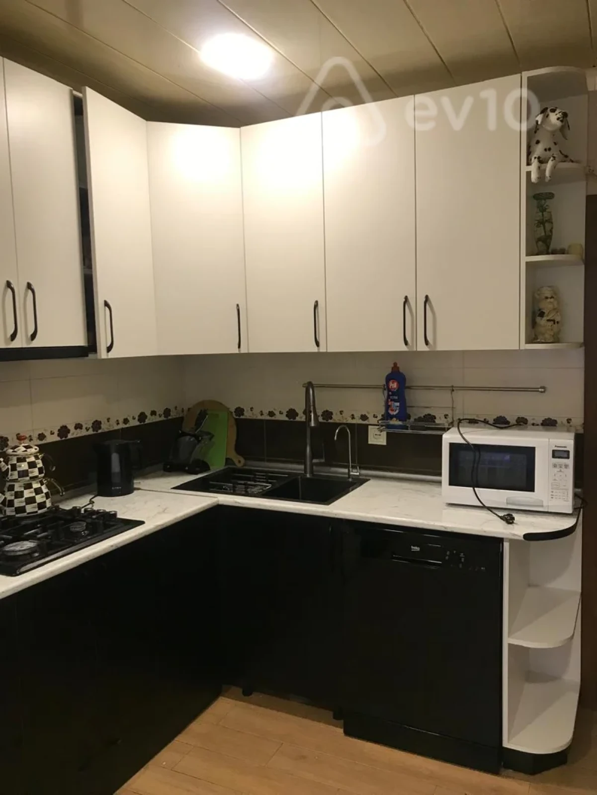 Kirayə verilir 5 otaqlı köhnə tikili 110 m²