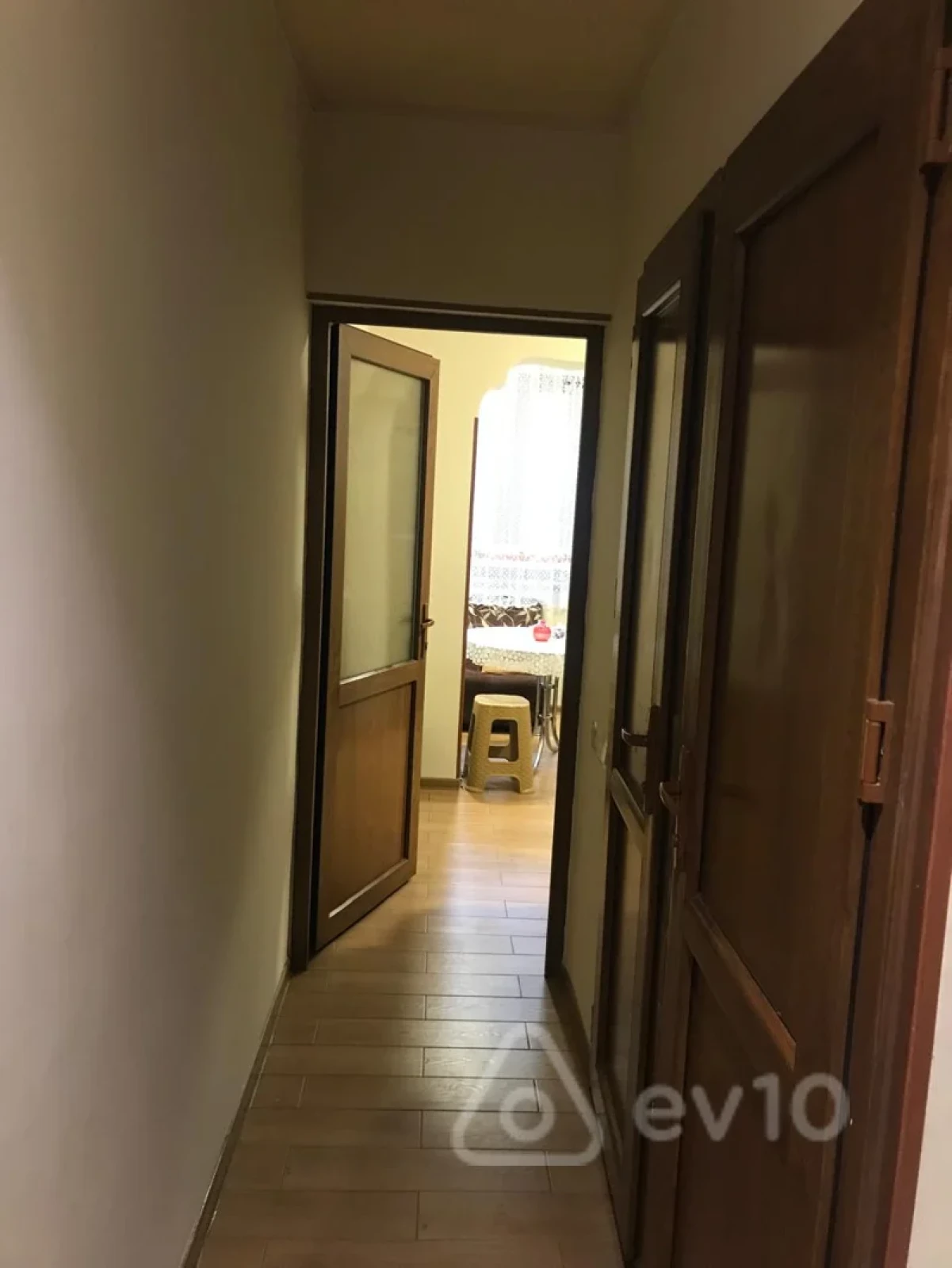Kirayə verilir 5 otaqlı köhnə tikili 110 m²