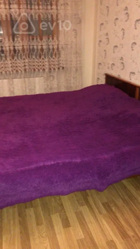 Kirayə verilir 5 otaqlı köhnə tikili 110 m²