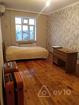 Kirayə verilir 3 otaqlı köhnə tikili 75 m²