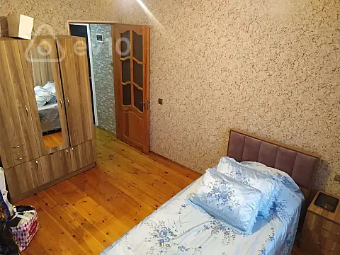 Kirayə verilir 3 otaqlı köhnə tikili 75 m²