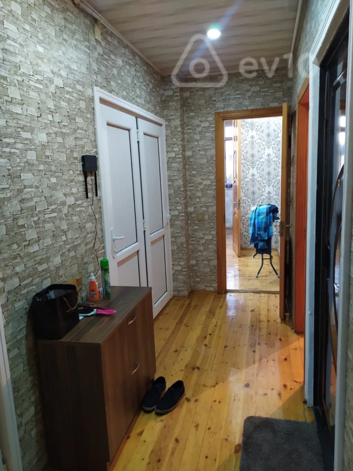 Kirayə verilir 3 otaqlı köhnə tikili 75 m²