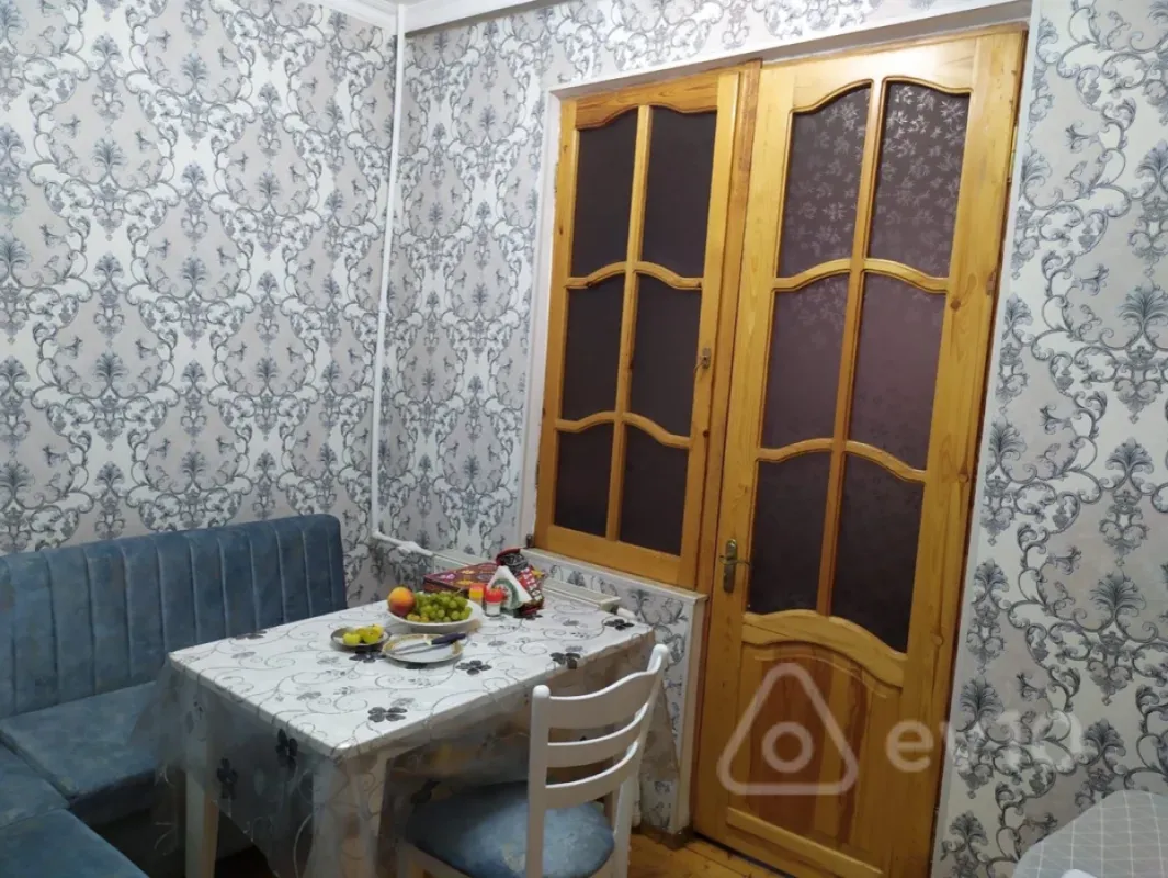 Kirayə verilir 3 otaqlı köhnə tikili 75 m²
