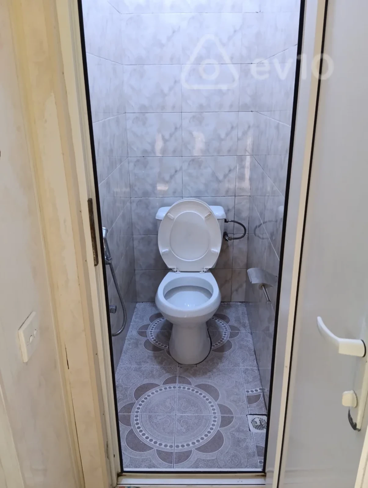 Kirayə verilir 2 otaqlı köhnə tikili 68 m²