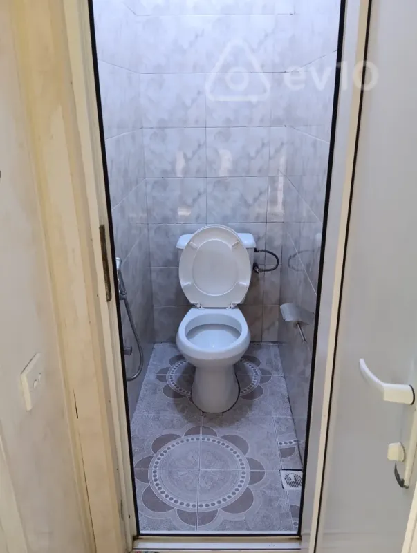 Kirayə verilir 2 otaqlı köhnə tikili 68 m²