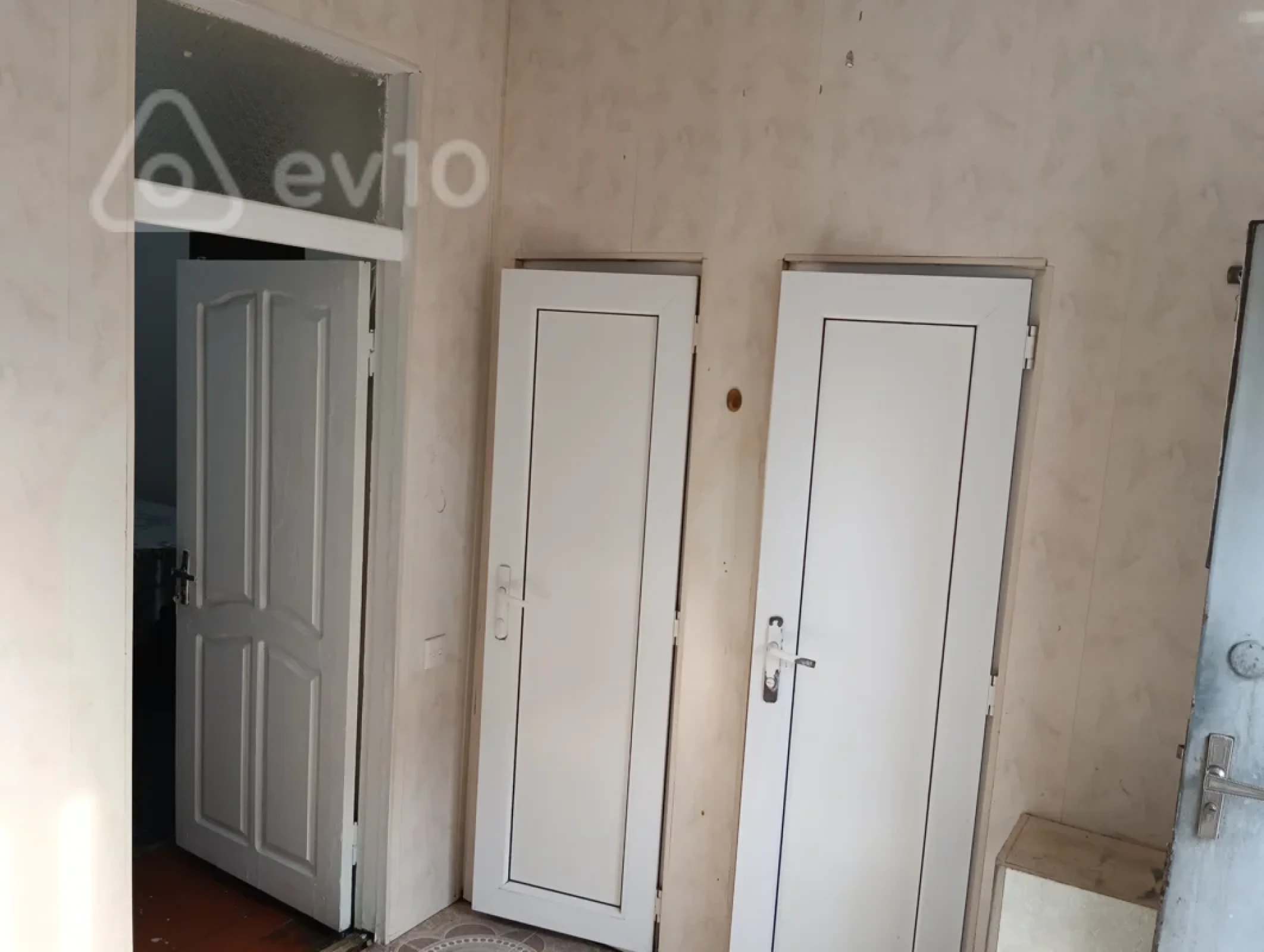 Kirayə verilir 2 otaqlı köhnə tikili 68 m²