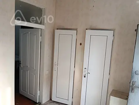 Kirayə verilir 2 otaqlı köhnə tikili 68 m²